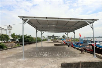 Nghịch lý cảng cá trăm tỷ, ngư dân vẫn phải neo nhờ
