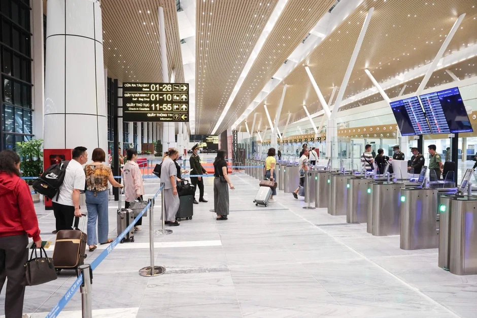 Người dân có thể nộp thuế trên đường ra sân bay để gỡ lệnh cấm xuất cảnh Người dân có thể nộp thuế trên đường ra sân bay để gỡ lệnh cấm xuất cảnh