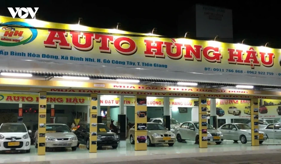 Người dân Đồng Tháp đã quen dần xăng sinh học E10 Người dân Đồng Tháp đã quen dần xăng sinh học E10