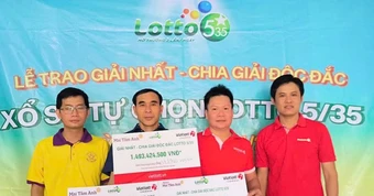 Người đàn ông Quảng Trị 2 lần trúng Vietlott 14 tỷ, không đeo mặt nạ nhận giải