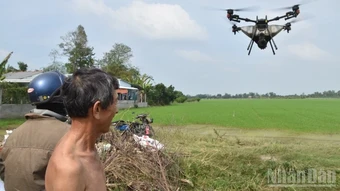 Người nông dân trước làn sóng AI: Từ người làm ruộng đến người vận hành dữ liệu
