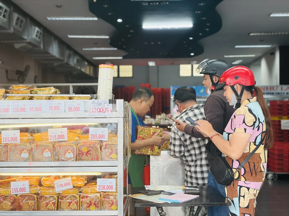 Người Việt chi gần 160 tỷ đồng mua bánh trung thu online Người Việt chi gần 160 tỷ đồng mua bánh trung thu online