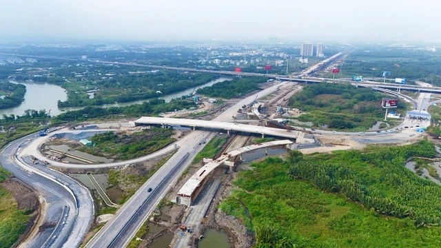 Nguy cơ lỡ tiến độ Vành đai 3 TP.HCM Nguy cơ lỡ tiến độ Vành đai 3 TP.HCM