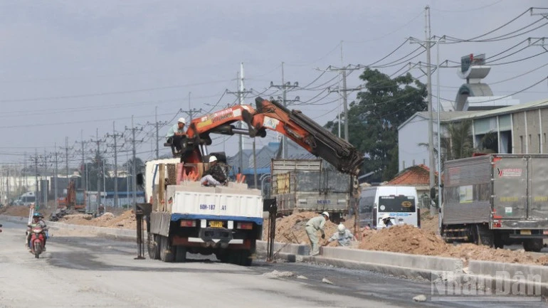 Nguy cơ trễ tiến độ 2 dự án đường kết nối sân bay Long Thành