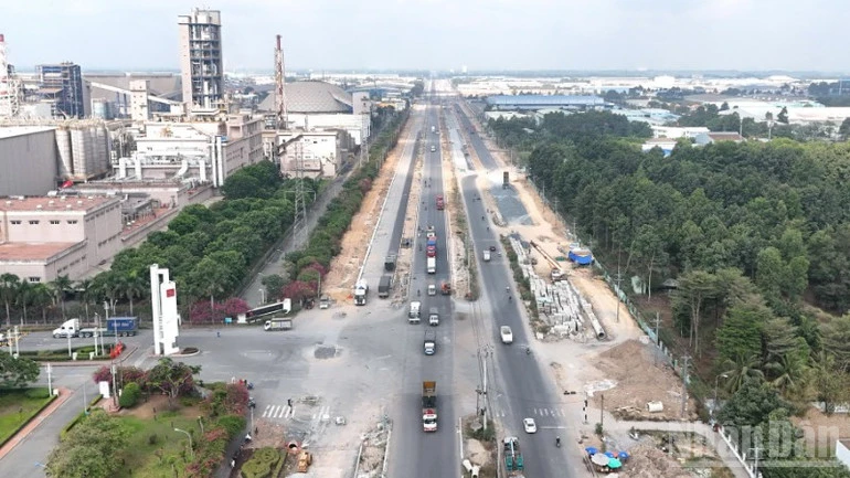 Nguy cơ trễ tiến độ 2 dự án đường kết nối sân bay Long Thành