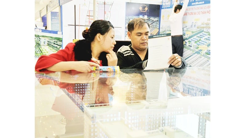 Nhà chờ người mua, người mua chờ vốn Nhà chờ người mua, người mua chờ vốn