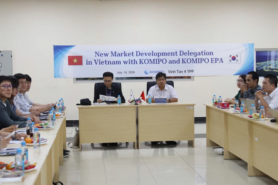 Nhà máy Nhiệt điện Vĩnh Tân 4 làm việc với đoàn doanh nghiệp Hàn Quốc Nhà máy Nhiệt điện Vĩnh Tân 4 làm việc với đoàn doanh nghiệp Hàn Quốc