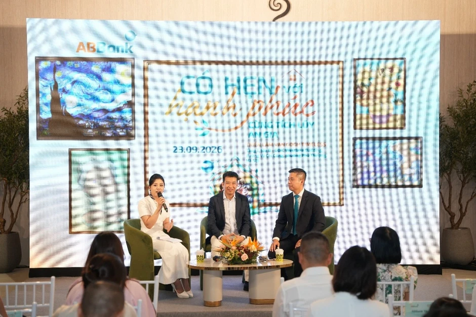 Nhà văn Hoàng Anh Tú chia sẻ bài học “gọi tên dòng tiền” tại talkshow “Có hẹn với hạnh phúc” Nhà văn Hoàng Anh Tú chia sẻ bài học “gọi tên dòng tiền” tại talkshow “Có hẹn với hạnh phúc”