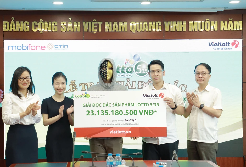 Nhân viên ngân hàng mất ngủ vì trúng độc đắc Vietlott hơn 23 tỷ đồng Nhân viên ngân hàng mất ngủ vì trúng độc đắc Vietlott hơn 23 tỷ đồng
