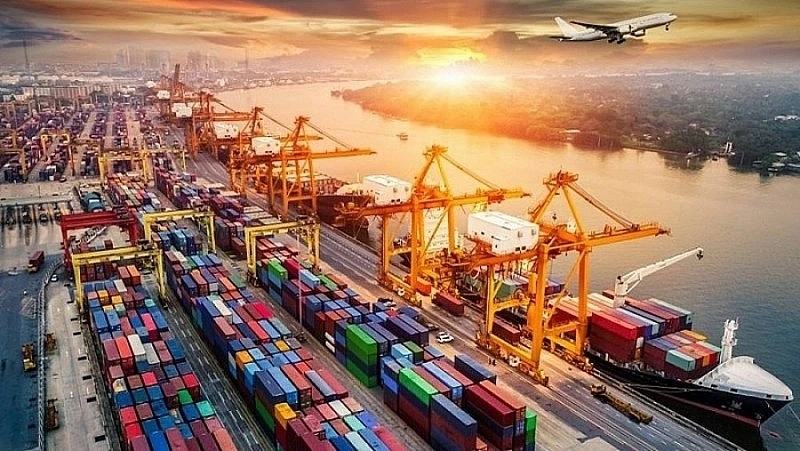 Nhập siêu 4 tháng đầu năm 2026: Có đáng lo ngại? Nhập siêu 4 tháng đầu năm 2026: Có đáng lo ngại?
