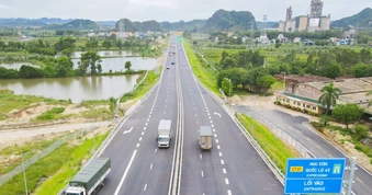 Nhiều dự án cao tốc, trạm dừng nghỉ Bắc - Nam khai thác dịp 30/4