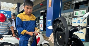 Nhiều tỉnh phía Nam tăng cường kiểm tra mua bán xăng dầu