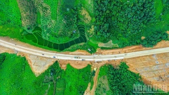 Nhộn nhịp công trường thi công tuyến cao tốc Đồng Đăng-Trà Lĩnh