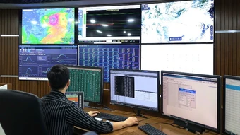 Nhu cầu sử dụng điện tăng cao do nắng nóng kéo dài