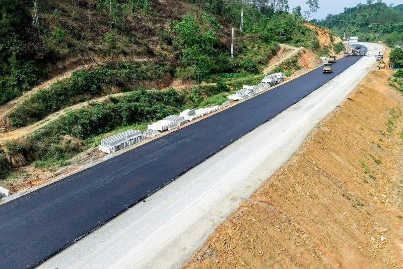 Những đại công trường thi công “xuyên lễ”