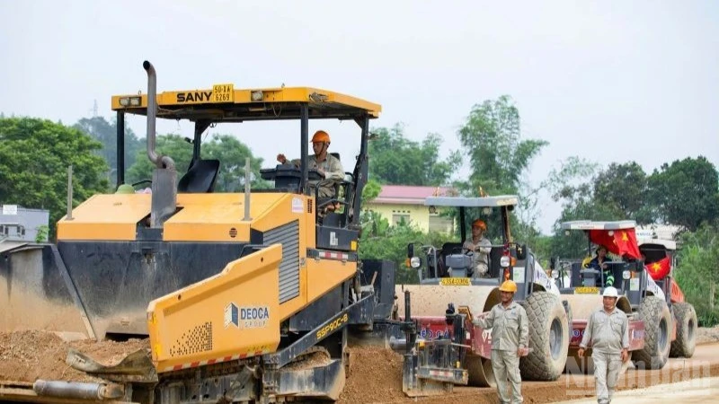 Những đại công trường thi công “xuyên lễ”