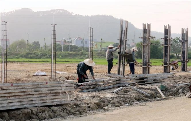 Ninh Bình hoàn thiện hạ tầng khu công nghiệp, tăng sức hút đầu tư Ninh Bình hoàn thiện hạ tầng khu công nghiệp, tăng sức hút đầu tư