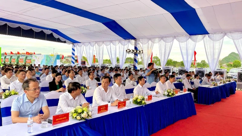 Ninh Bình khởi công tuyến đường kết nối liên vùng hơn 6.900 tỷ đồng