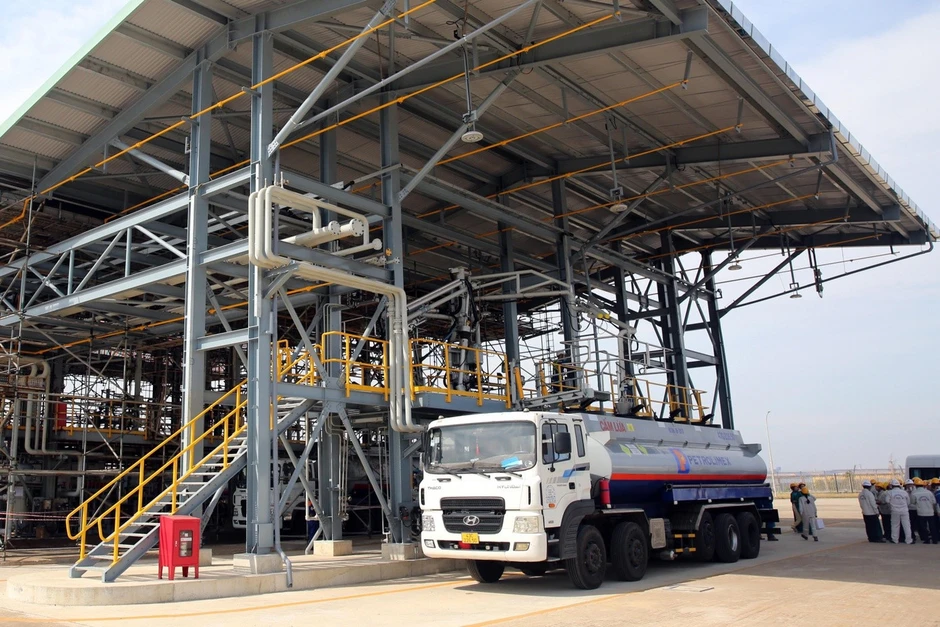 NMLD Dung Quất tăng 45% năng lực xuất sản phẩm bằng đường bộ NMLD Dung Quất tăng 45% năng lực xuất sản phẩm bằng đường bộ