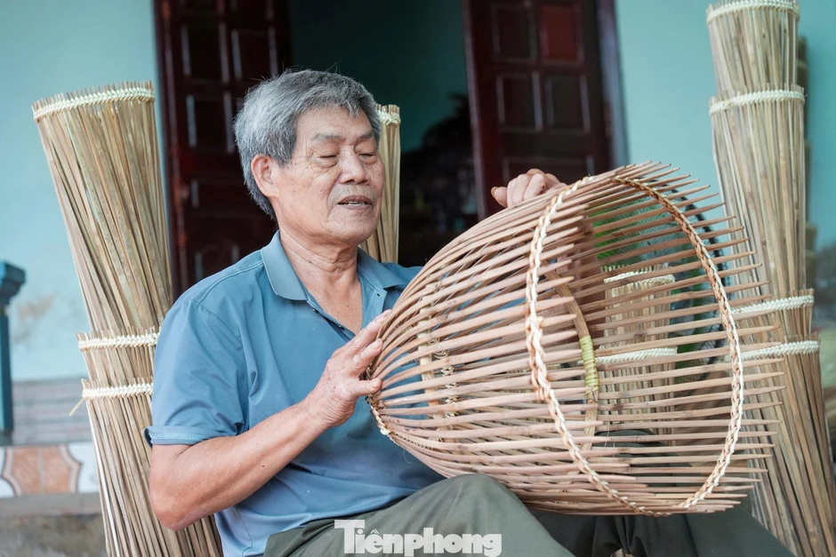 Nơm tre từ chợ quê lên 'chợ số' Nơm tre từ chợ quê lên 'chợ số'