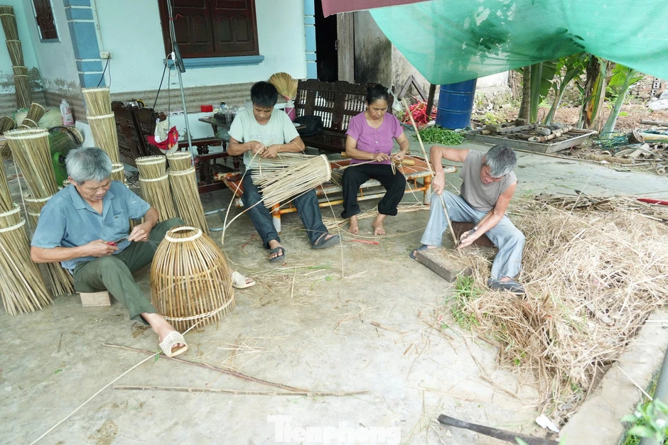 Nơm tre từ chợ quê lên 'chợ số' Nơm tre từ chợ quê lên 'chợ số'