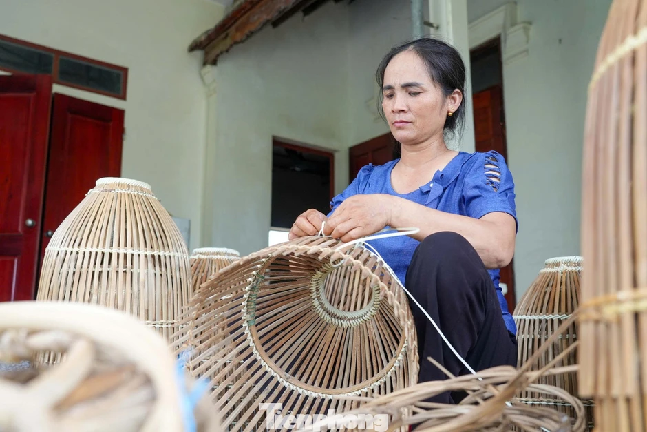 Nơm tre từ chợ quê lên 'chợ số' Nơm tre từ chợ quê lên 'chợ số'