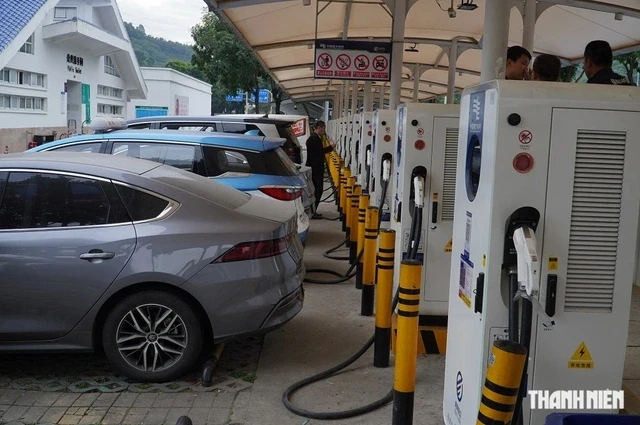 'Nóng' cuộc đua trạm sạc xe điện toàn cầu