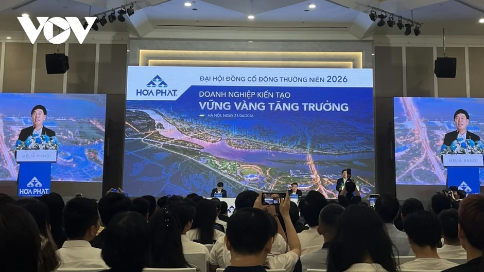 Ông Trần Đình Long: Khuyên mua sợ "lùa gà", khuyên bán sợ mất cơ hội cổ đông Ông Trần Đình Long: Khuyên mua sợ "lùa gà", khuyên bán sợ mất cơ hội cổ đông