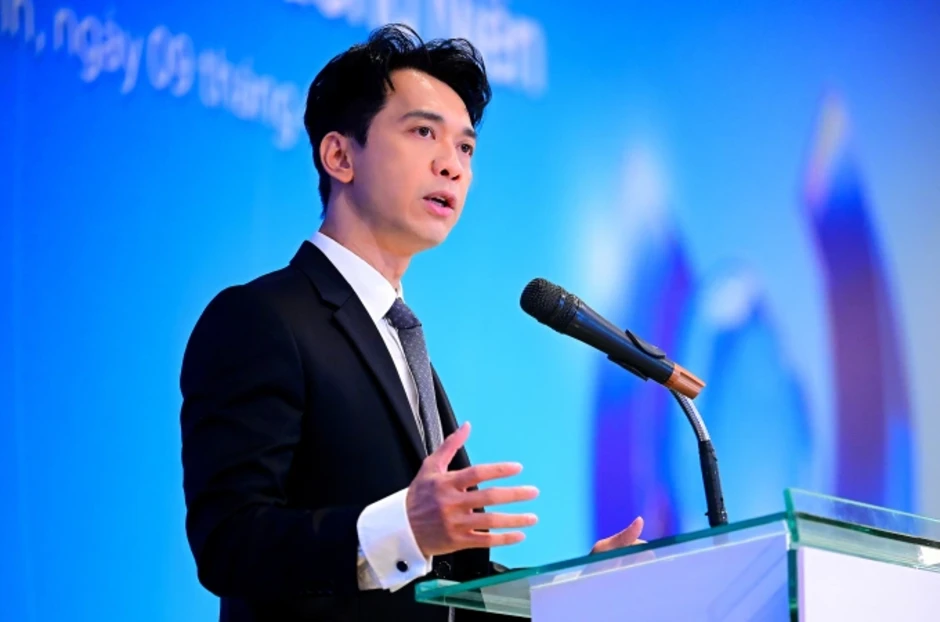 Ông Trần Hùng Huy: 'Sẽ phát triển ACB thành tập đoàn tài chính' Ông Trần Hùng Huy: 'Sẽ phát triển ACB thành tập đoàn tài chính'