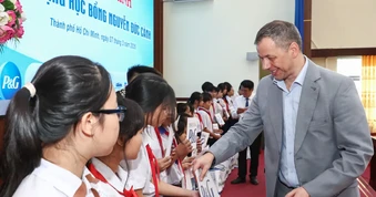 P&G tiếp nối hành trình gần 3 thập kỷ chắp cánh ước mơ học tập cho thế hệ trẻ Việt Nam
