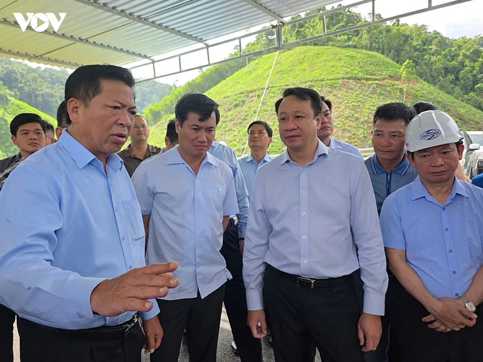 Phải hoàn thành tuyến chính cao tốc La Sơn - Hòa Liên trong tháng 8/2026 Phải hoàn thành tuyến chính cao tốc La Sơn - Hòa Liên trong tháng 8/2026