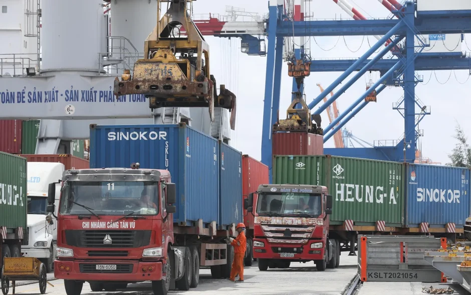 Phấn đấu tăng trưởng hai con số, kiểm soát lạm phát khoảng 4,5% Phấn đấu tăng trưởng hai con số, kiểm soát lạm phát khoảng 4,5%
