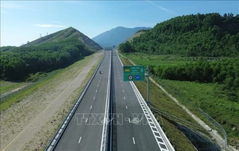 Phân luồng giao thông trên cao tốc Vũng Áng - Bùng phục vụ lắp đặt hệ thống giám sát