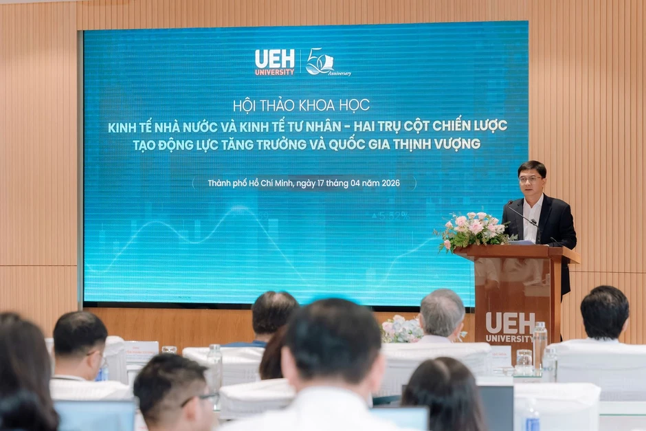 Phát huy vài trò kinh tế nhà nước và tư nhân để tạo động lực tăng trưởng Phát huy vài trò kinh tế nhà nước và tư nhân để tạo động lực tăng trưởng