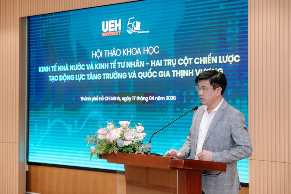 Phát huy vài trò kinh tế nhà nước và tư nhân để tạo động lực tăng trưởng Phát huy vài trò kinh tế nhà nước và tư nhân để tạo động lực tăng trưởng