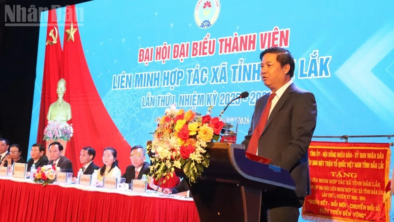 Phát huy vai trò kinh tế tập thể, hợp tác xã, góp phần xây dựng tỉnh Đắk Lắk phát triển nhanh và bền vững Phát huy vai trò kinh tế tập thể, hợp tác xã, góp phần xây dựng tỉnh Đắk Lắk phát triển nhanh và bền vững