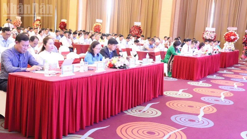 Phát huy vai trò kinh tế tập thể, hợp tác xã, góp phần xây dựng tỉnh Đắk Lắk phát triển nhanh và bền vững Phát huy vai trò kinh tế tập thể, hợp tác xã, góp phần xây dựng tỉnh Đắk Lắk phát triển nhanh và bền vững