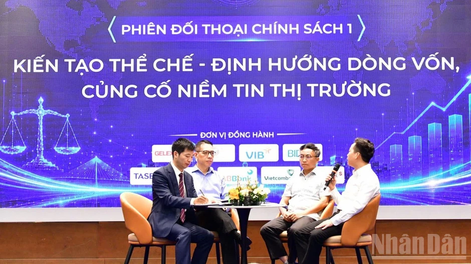 Phát triển hệ sinh thái tài chính đồng hành cùng thị trường bất động sản an toàn, lành mạnh, bền vững Phát triển hệ sinh thái tài chính đồng hành cùng thị trường bất động sản an toàn, lành mạnh, bền vững