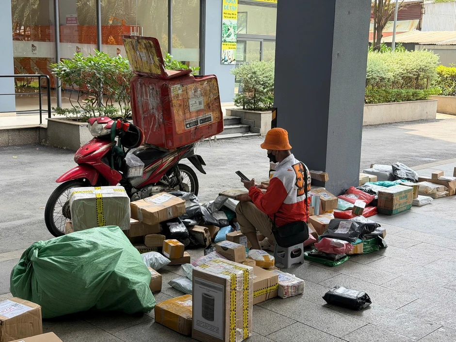 Phí ship hàng âm thầm tăng? Phí ship hàng âm thầm tăng?