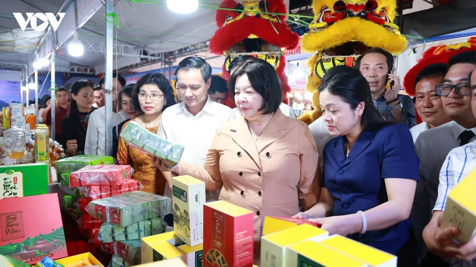 Phiên chợ HTX tại Thái Nguyên: Thúc đẩy liên kết, khơi thông đầu ra cho nông sản Phiên chợ HTX tại Thái Nguyên: Thúc đẩy liên kết, khơi thông đầu ra cho nông sản