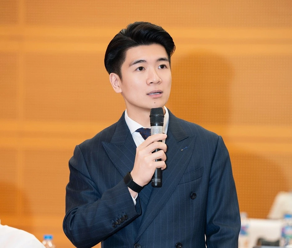 Phó Chủ tịch HĐQT kiêm PTGĐ Đỗ Quang Vinh: SHB muốn trở thành ngân hàng tầm vóc quốc gia thế hệ mới Phó Chủ tịch HĐQT kiêm PTGĐ Đỗ Quang Vinh: SHB muốn trở thành ngân hàng tầm vóc quốc gia thế hệ mới