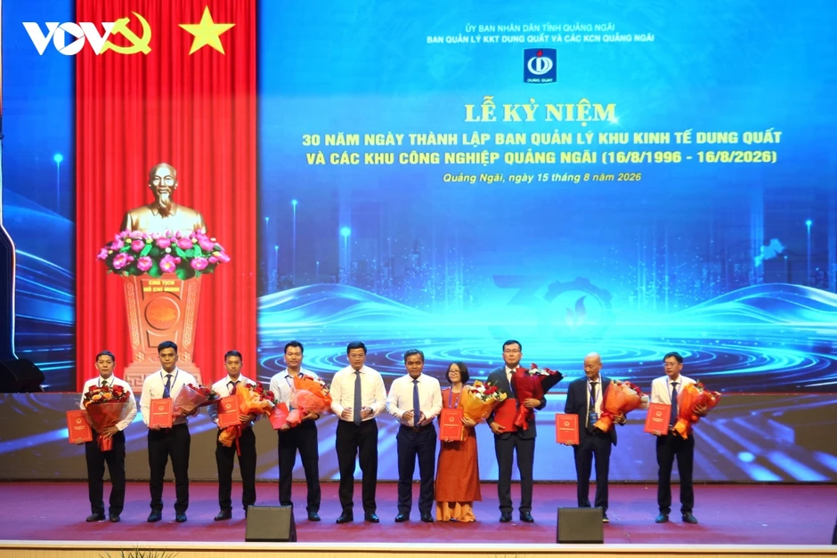 Phó Thủ tướng: Dung Quất cần đi đầu thu hút đầu tư công nghệ cao, công nghệ xanh Phó Thủ tướng: Dung Quất cần đi đầu thu hút đầu tư công nghệ cao, công nghệ xanh