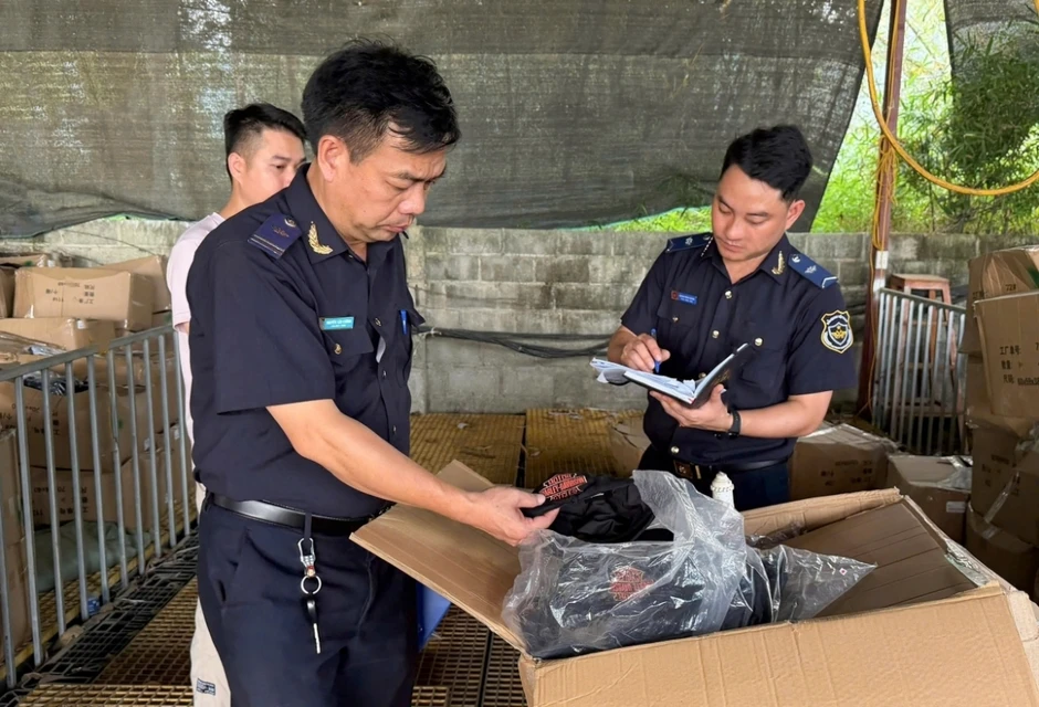 Phó Thủ tướng Hồ Quốc Dũng: Không có vùng cấm trong xử lý vi phạm sở hữu trí tuệ Phó Thủ tướng Hồ Quốc Dũng: Không có vùng cấm trong xử lý vi phạm sở hữu trí tuệ