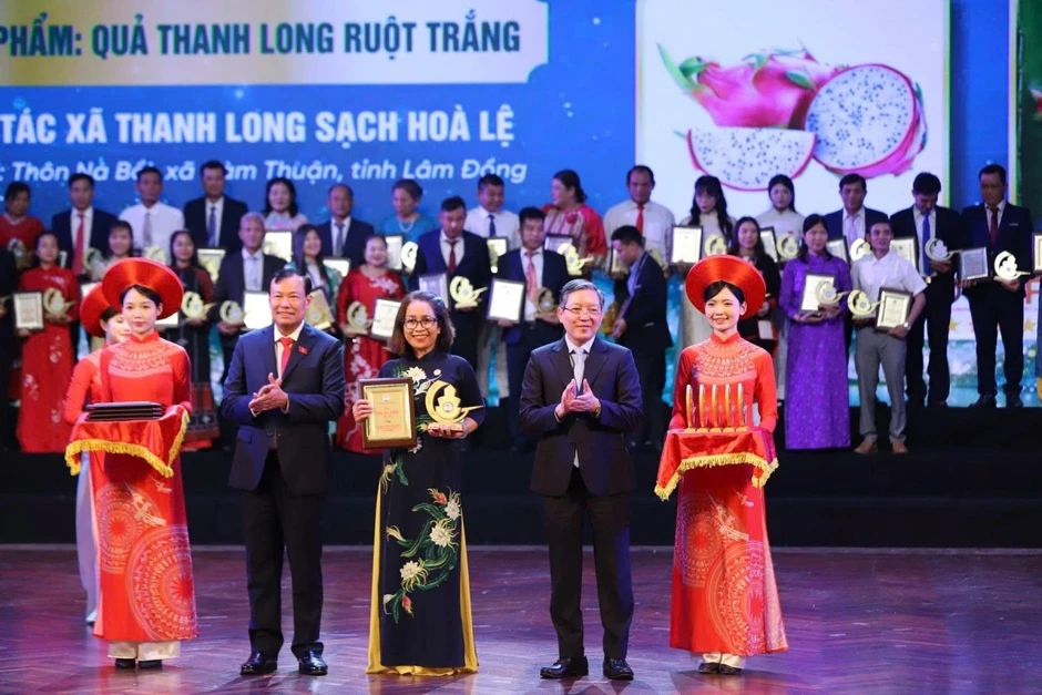 Phó Thủ tướng Hồ Quốc Dũng: Liên kết tạo sức bật cho HTX cạnh tranh toàn cầu Phó Thủ tướng Hồ Quốc Dũng: Liên kết tạo sức bật cho HTX cạnh tranh toàn cầu