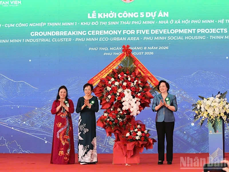 Phó Thủ tướng Phạm Thị Thanh Trà dự Lễ khởi công tổ hợp 5 dự án tại Phú Thọ Phó Thủ tướng Phạm Thị Thanh Trà dự Lễ khởi công tổ hợp 5 dự án tại Phú Thọ