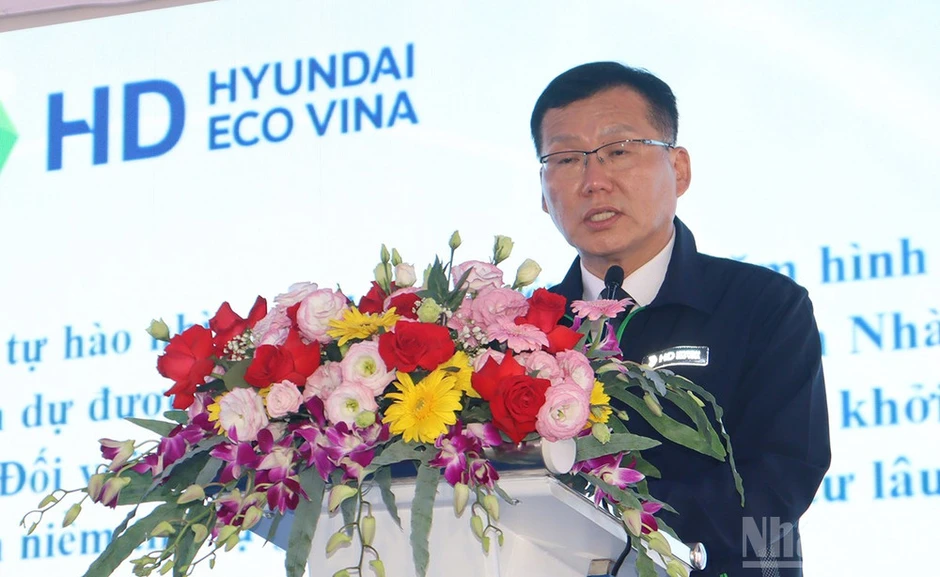 Phó Thủ tướng Thường trực Phạm Gia Túc dự Lễ khởi công Nhà máy sản xuất bồn chứa độc lập thân thiện với môi trường Phó Thủ tướng Thường trực Phạm Gia Túc dự Lễ khởi công Nhà máy sản xuất bồn chứa độc lập thân thiện với môi trường