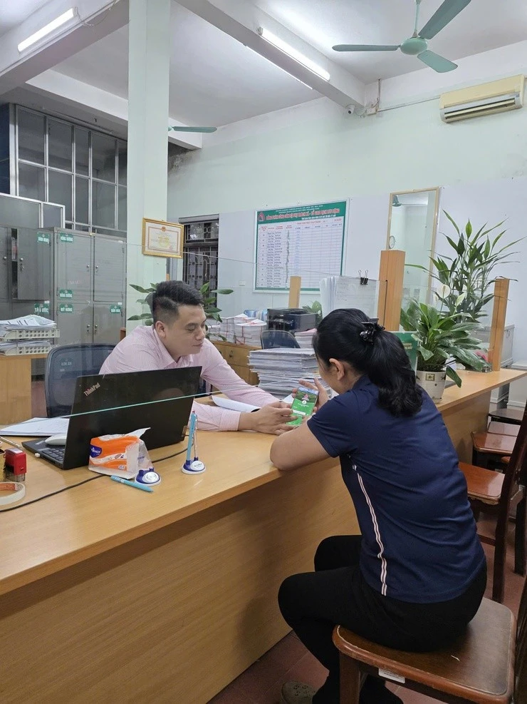 Phòng giao dịch NHCSXH Thanh Oai tích cực đẩy mạnh thực hiện công tác chuyển đổi số Phòng giao dịch NHCSXH Thanh Oai tích cực đẩy mạnh thực hiện công tác chuyển đổi số
