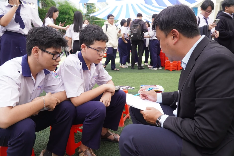 Phụ huynh hỏi nhiều, hiểu kỹ để không nói "giá như" Phụ huynh hỏi nhiều, hiểu kỹ để không nói "giá như"
