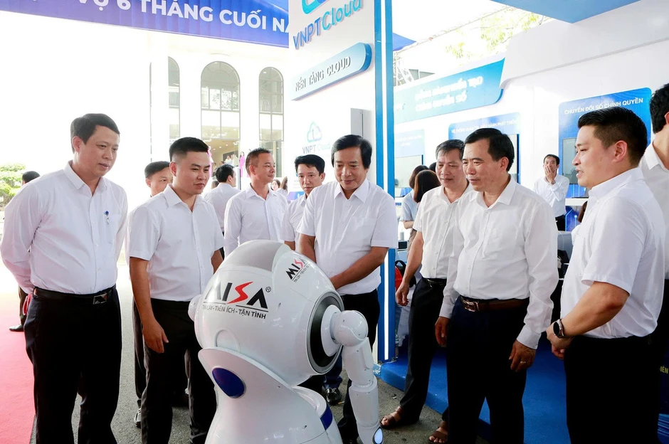Phú Thọ phát động 90 ngày xây dựng Kho dữ liệu, tạo đột phá trong quản trị, điều hành Phú Thọ phát động 90 ngày xây dựng Kho dữ liệu, tạo đột phá trong quản trị, điều hành