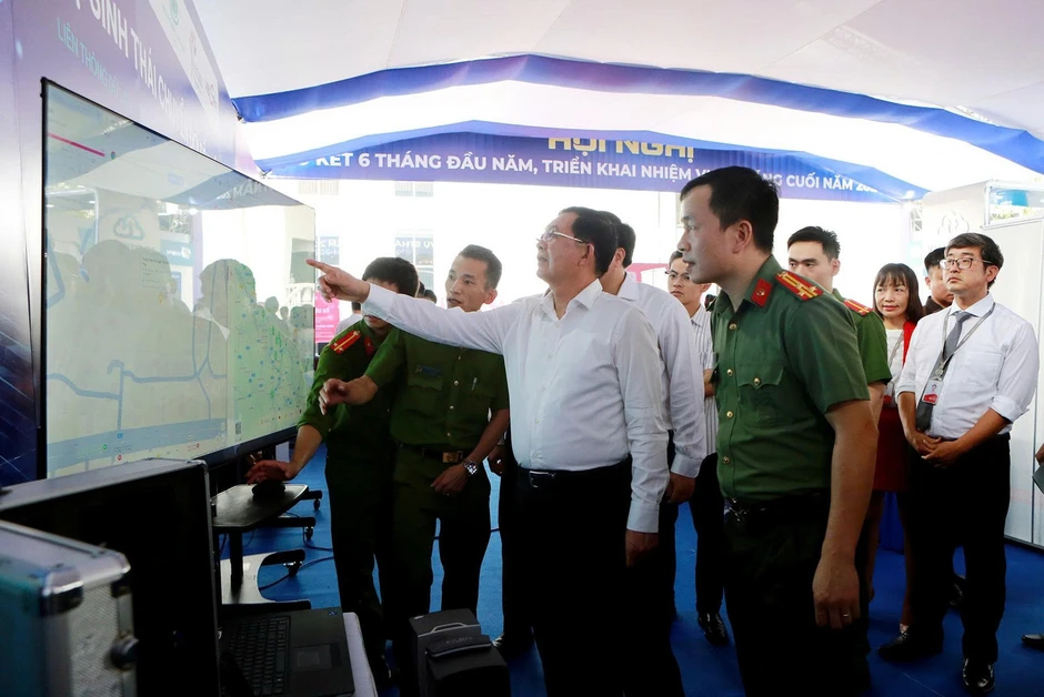 Phú Thọ phát động 90 ngày xây dựng Kho dữ liệu, tạo đột phá trong quản trị, điều hành Phú Thọ phát động 90 ngày xây dựng Kho dữ liệu, tạo đột phá trong quản trị, điều hành
